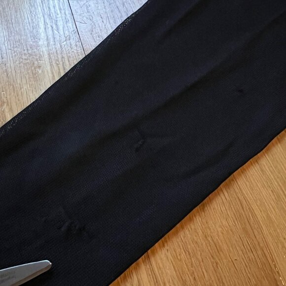 Black Label Ralph Lauren Size XS Black Sheer Long Sleeve V-Neck Sweater Top - Picture 15 of 16